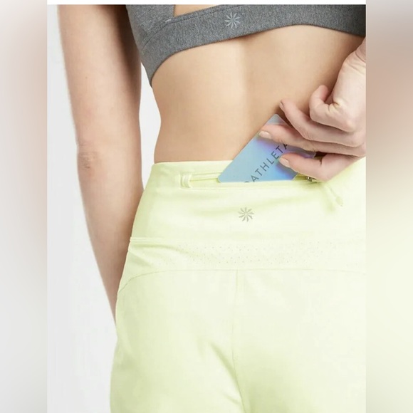 Athleta Run With It 3.5” Short in Tequila Green. New with tags, size Large. - Picture 5 of 8